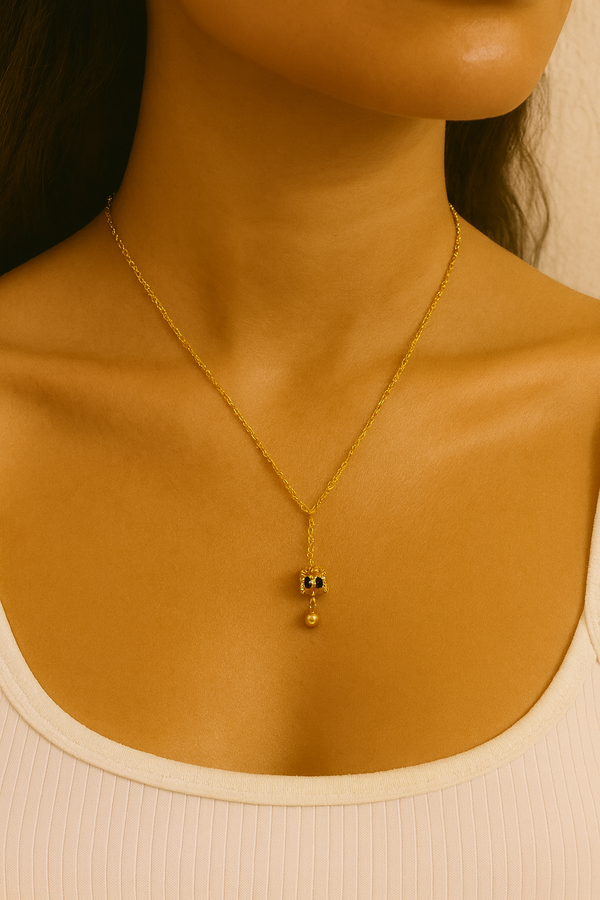"Delicate Gold Heart Pendant Necklace with Charm – Elegant Women’s Jewelry in Velvet Box"