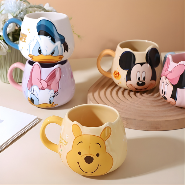 DISNEY MICKEY & FRIEND EMBOSSED CHARACTER CERAMIC MUG - DAISY DUCK 450ML