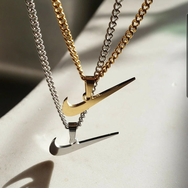 Layered Gold Chain Necklace with Black Rectangle Gemstone Pendant